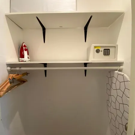 Tomas Surf Shelter *