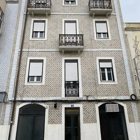 Tomás Surf Shelter Apartment Lissabon